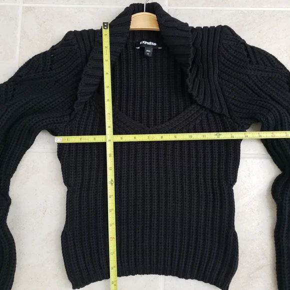 NEW Express Ribbed Scoop Neck Long Sleeve Sweater in Black - Picture 8 of 11